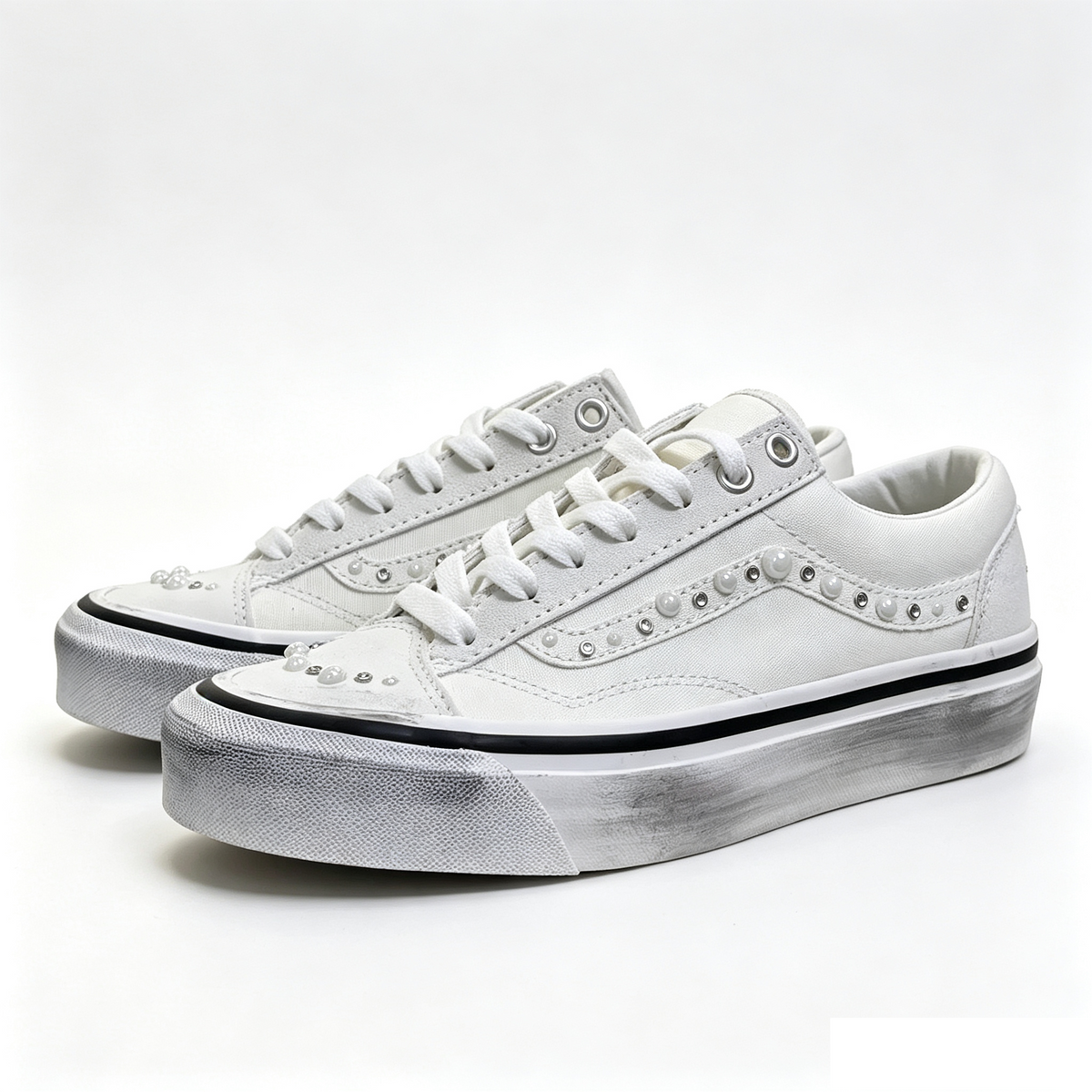 Pearl Rhinestone Canvas Skate Shoes Two‑Tone Low Top Casual Unisex Sneakers
